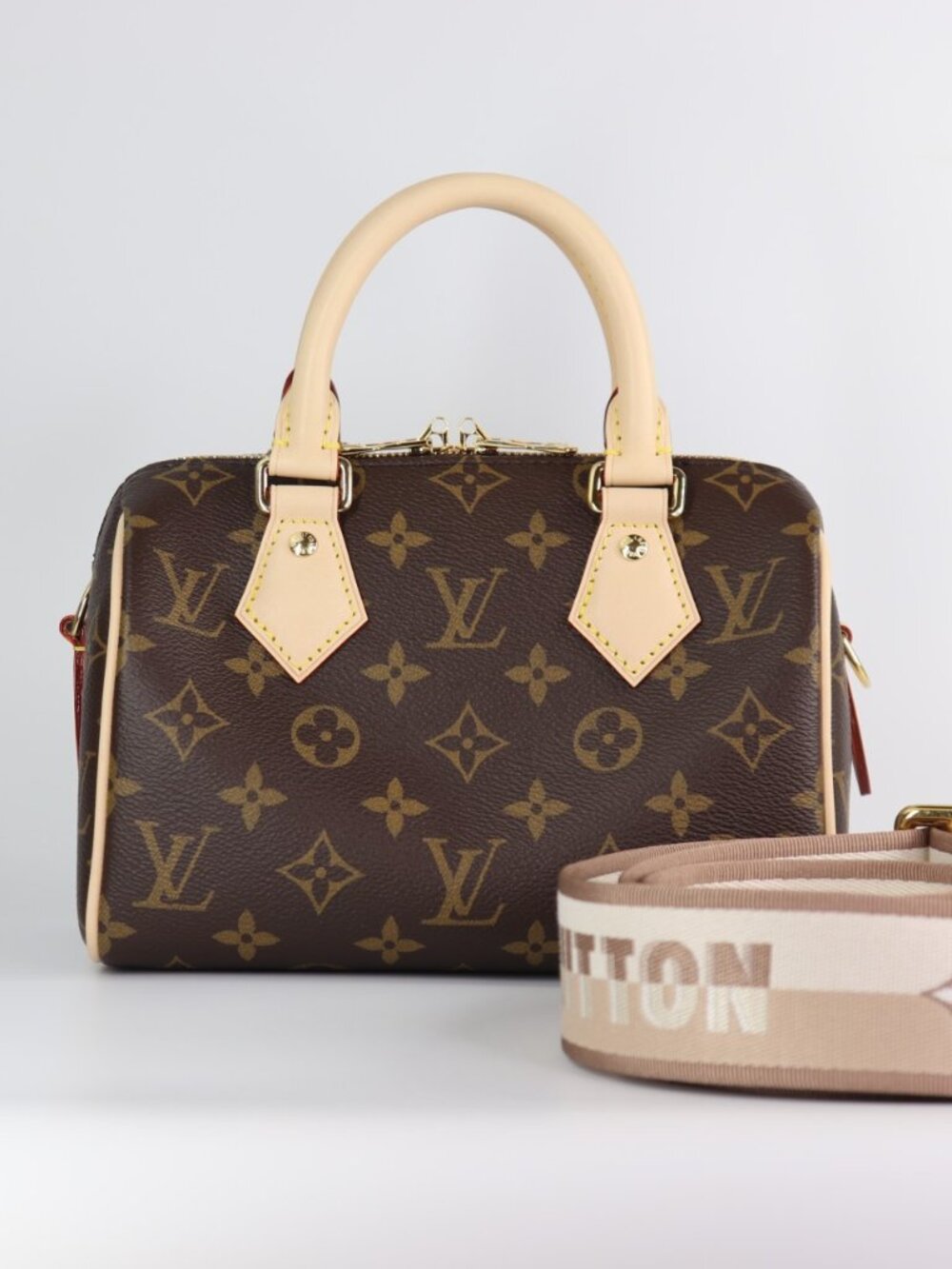 *NEW* Louis Vuitton Monogram Speedy Bandouliere 20 Beige